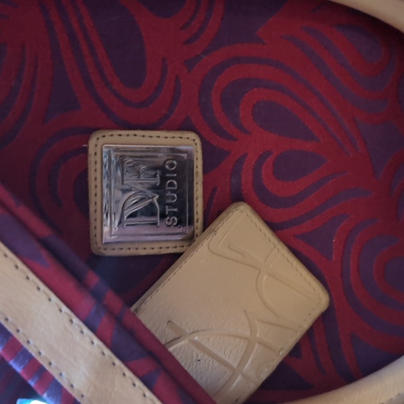 AVAILABLE - Diane Von Furstenberg Travel bag. - Picture 2 of 5